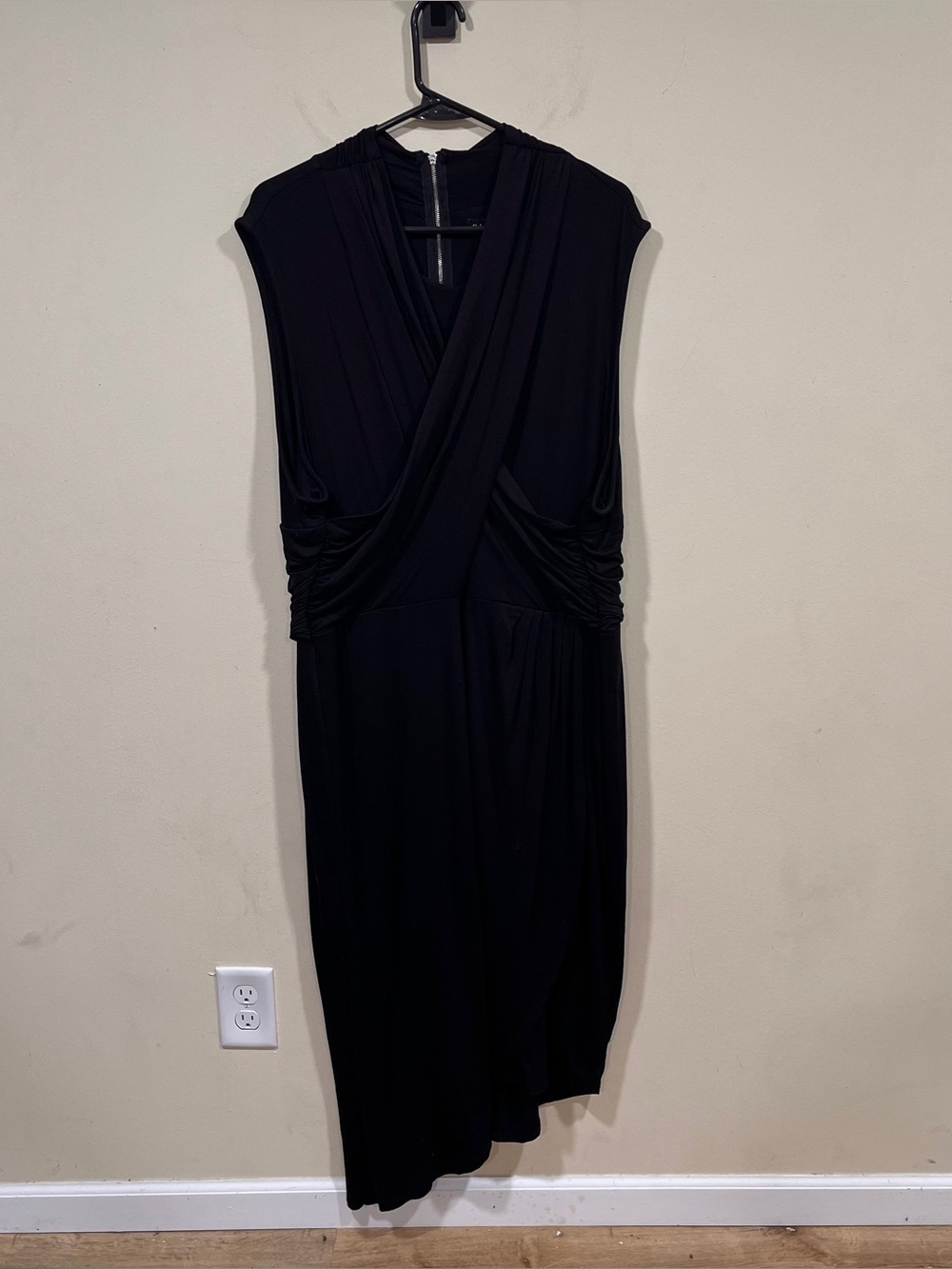 NWT ELOQUII helix dress distinctive asymmetrical hemline crossover front design